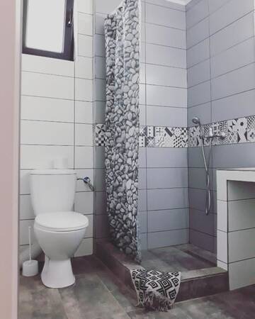Фото номера Трехместный номер с балконом Гостевой дом RIMA Del Mar г. Эфорие-Норд 18