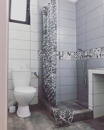 Фото номера Трехместный номер с балконом Гостевой дом RIMA Del Mar г. Эфорие-Норд 9