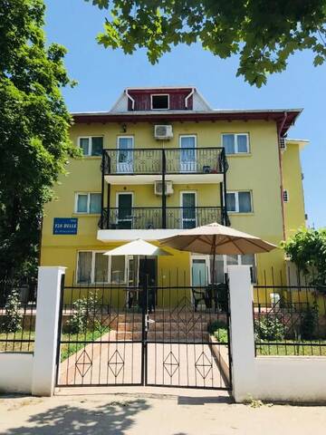 Фото номера Двухместный номер с 1 кроватью и балконом Отель Vila Yzabelle г. Эфорие-Норд 37