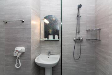 Фото номера Номер с кроватью размера «king-size» и видом на море Отель Hotel H г. Эфорие-Норд 10