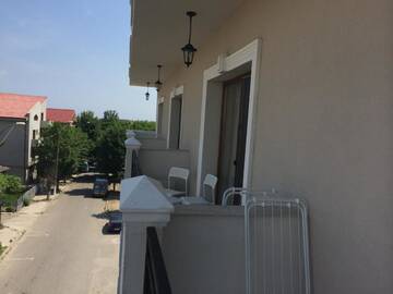 Фото номера Трехместный номер с балконом Отель Lucas Boutique Hotel г. Эфорие-Норд 3