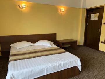 Фото номера Двухместный номер с 1 кроватью и балконом Отель Hotel Mario г. Эфорие-Норд 7