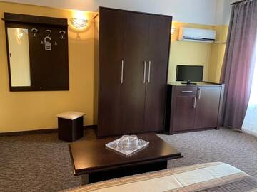 Фото номера Двухместный номер с 1 кроватью и балконом Отель Hotel Mario г. Эфорие-Норд 11