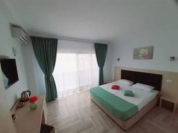 Фото номера Двухместный номер с 1 кроватью Гостевой дом Vila Ryanna Beach г. Эфорие-Норд 14