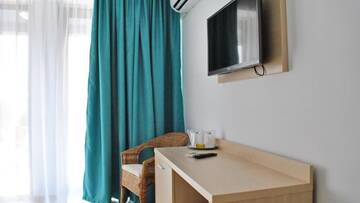 Фото номера Двухместный номер с 1 кроватью Гостевой дом Vila Ryanna Beach г. Эфорие-Норд 19