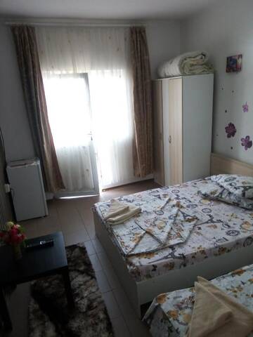 Фото номера Трехместный номер Гостевой дом Casa Alecsandru г. Эфорие-Норд 2