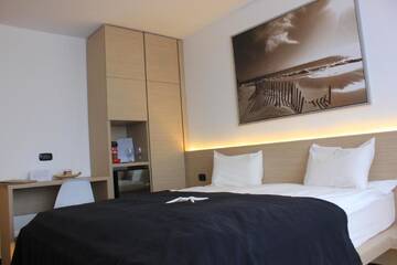 Фото номера Двухместный номер Делюкс с 1 кроватью и видом на море Отель Aqvatonic Hotel - Steaua de Mare г. Эфорие-Норд 2