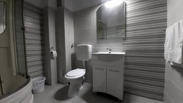 Фото номера Четырехместный номер &quot;Комфорт&quot; Хостелы Vila Egreta г. Эфорие-Норд 2