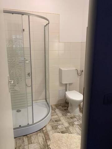 Фото номера Улучшенный трехместный номер Гостевой дом Eforie Villa г. Эфорие-Норд 5